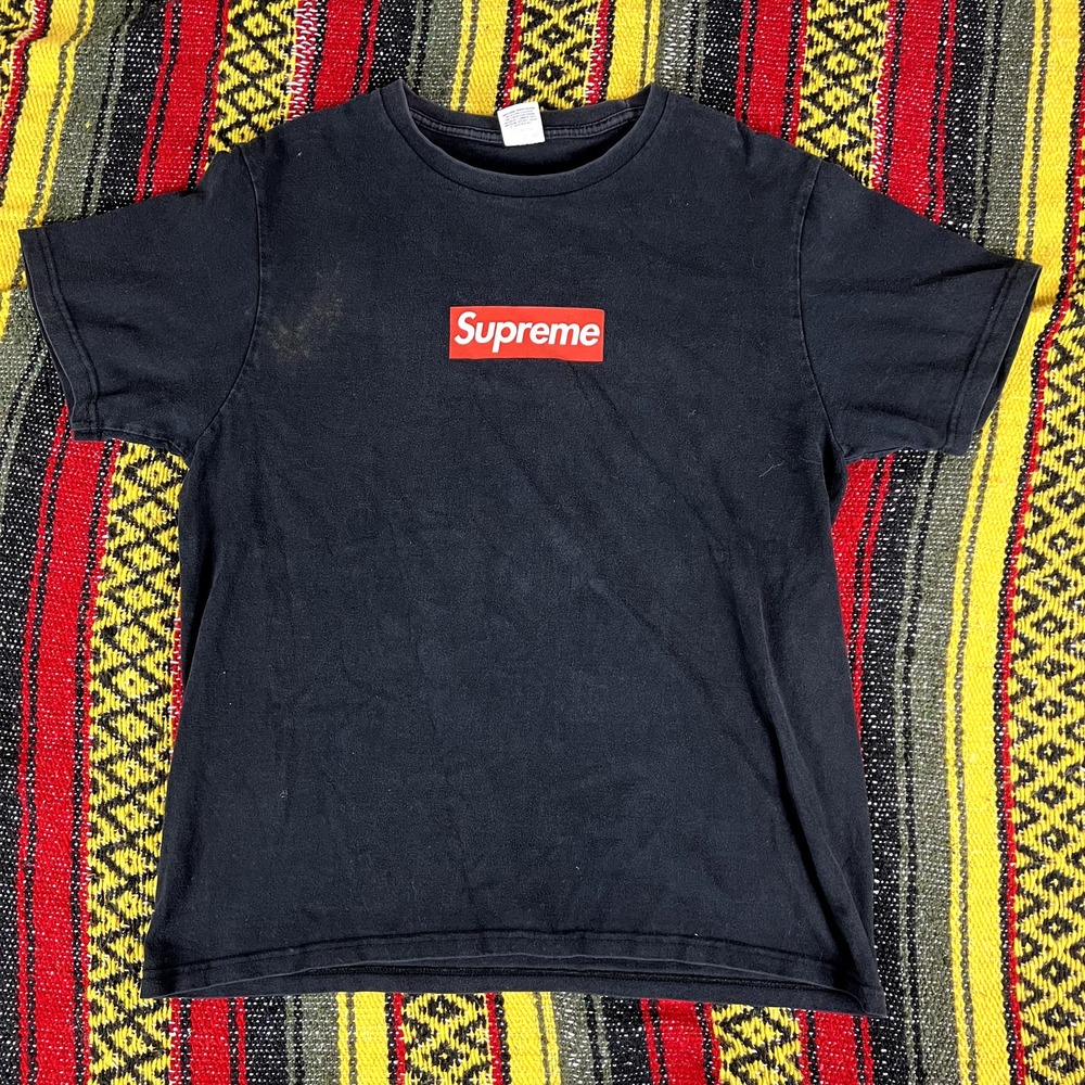 supreme box logo 2014 20th anniversary t shirt size large stained